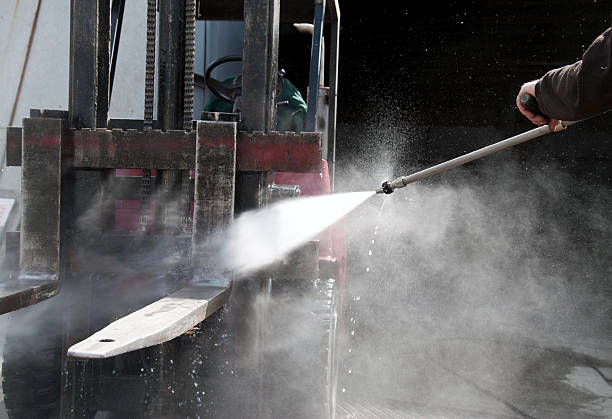 Why Choose Our Certified Pressure Washing Experts for Your Project Needs in Highland, AR?